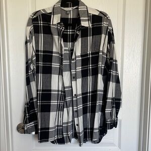 Old Navy Black and White Plaid Boyfriend Shirt
